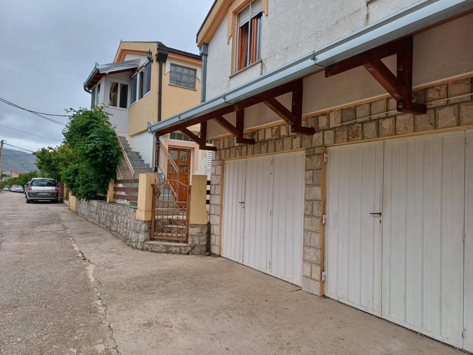 Apartments For Friends Требинє Екстер'єр фото