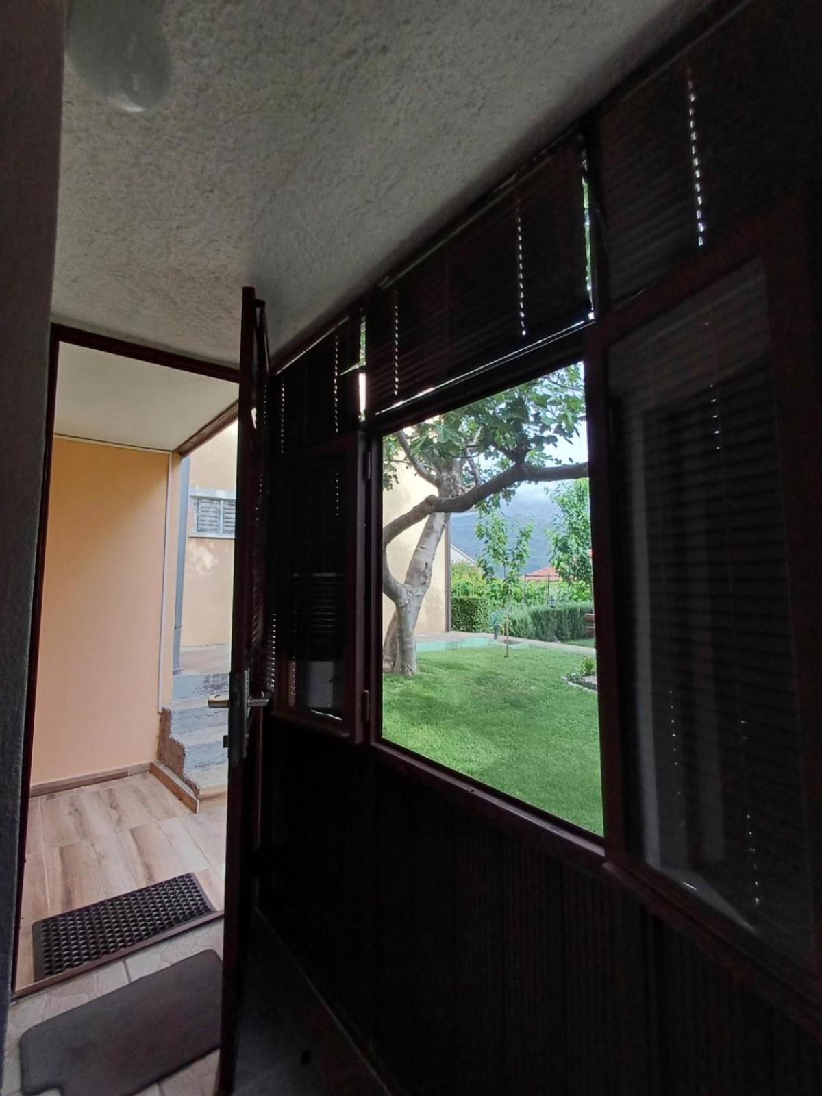 Apartments For Friends Требинє Номер фото